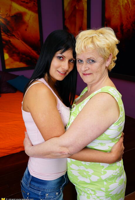 Lesbian Humping Sex Pics